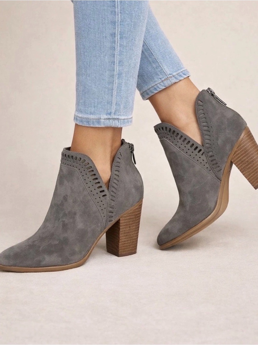 Vince Camuto Fileana Gray Suede Cutout Ankle Booties Women’s Size 8.5